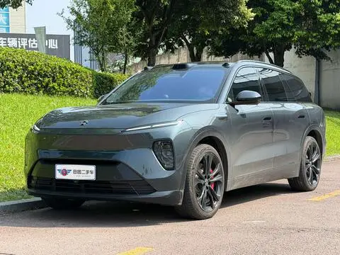 NIO ES8 2024