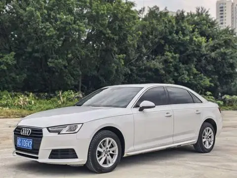Audi A4L 2017 — фото 1