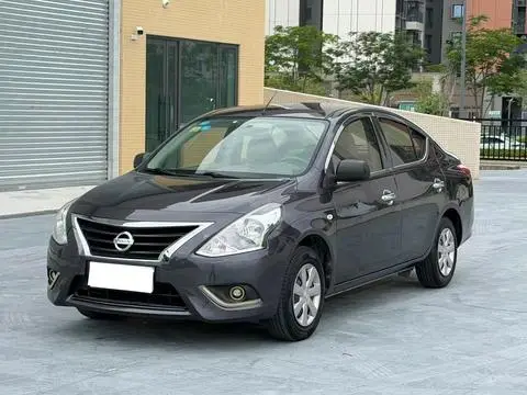 Nissan 阳光 2015 — фото 1