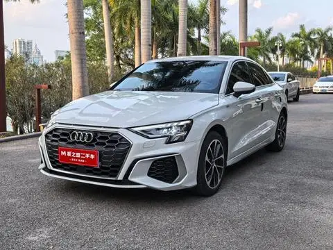Audi A3 2022 — фото 1