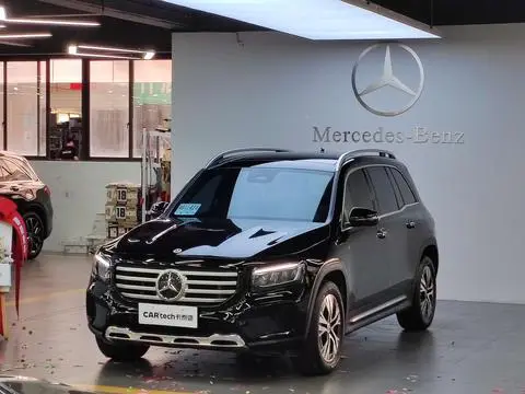 Mercedes-Benz GLB 2024 — фото 1