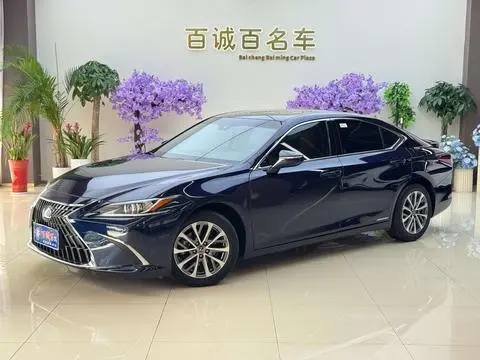 Lexus ES 2021