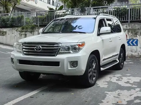 Toyota 兰德酷路泽 2015
