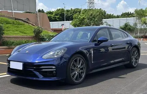 Porsche Panamera 2021