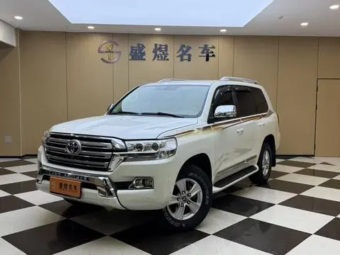 Toyota Land Cruiser 2017 — фото 1