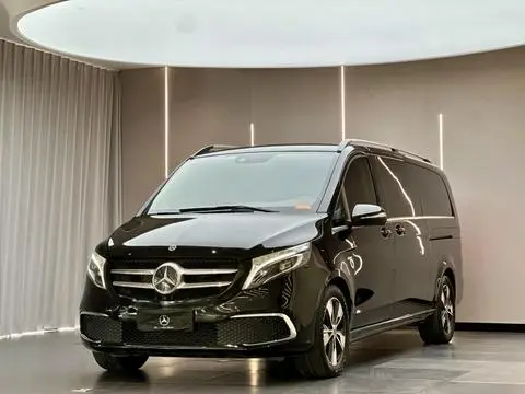 Mercedes-Benz V-Class 2021 — фото 1