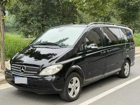 Mercedes-Benz 唯雅诺 2011