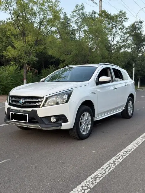 Venucia T70 2016