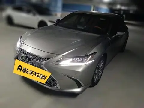 Lexus ES 2022