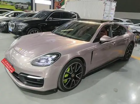 Porsche Panamera 2021