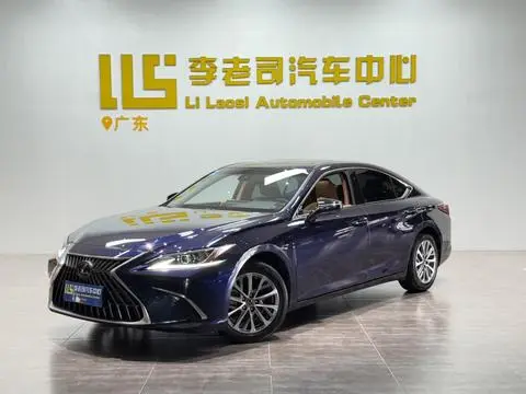 Lexus ES 2021 — фото 1
