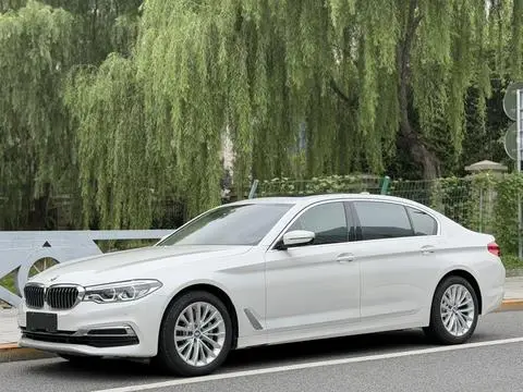 BMW 5 Series 2019 — фото 1
