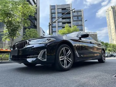 BMW 5 Series 2022 — фото 1