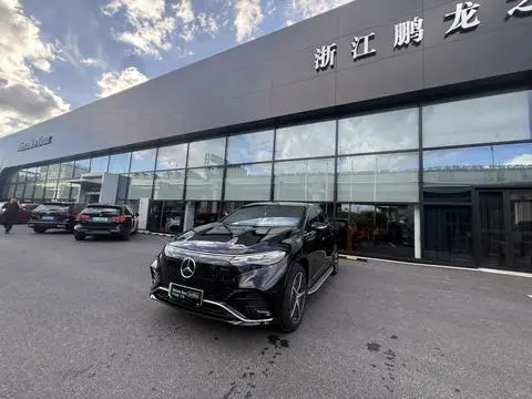 Mercedes-Benz EQS SUV 2025