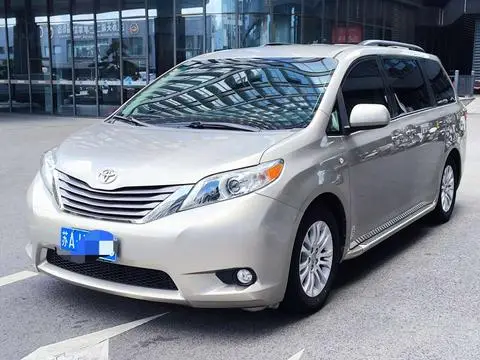 Toyota SIENNA 2017 — фото 1