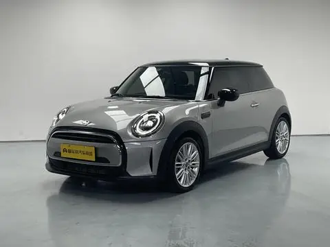MINI MINI 2023