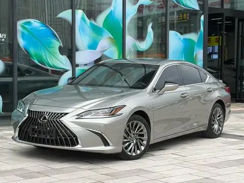 Lexus ES 2024
