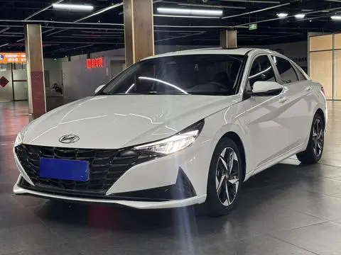 Hyundai Elantra 2022