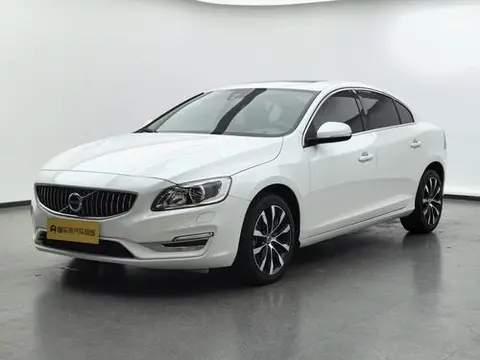 Volvo S60 2019 — фото 1