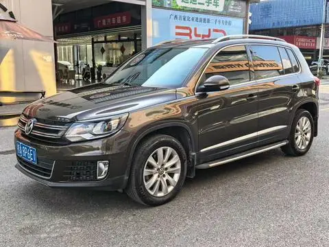 Volkswagen Tiguan 2015 — фото 1