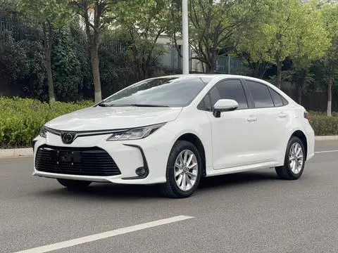 Toyota Corolla 2021 — фото 1