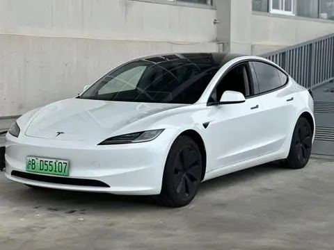 Tesla Model 3 2023