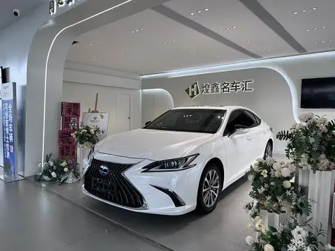 Lexus ES 2021