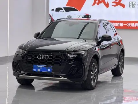 Audi Q5L 2022 — фото 1