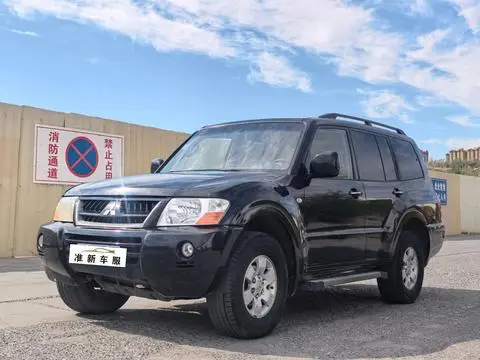 Mitsubishi 帕杰罗 2004