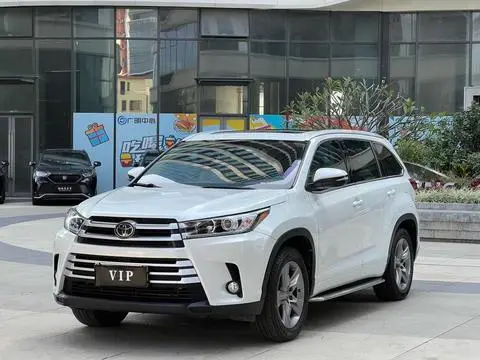 Toyota Highlander 2021 — фото 1