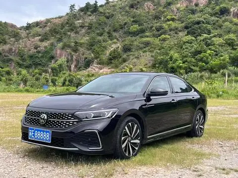 Volkswagen Passat 2022