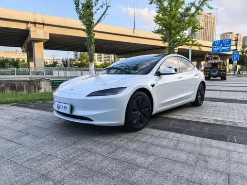 Tesla Model 3 2023