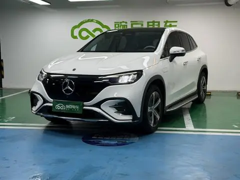 Mercedes-Benz EQE SUV 2023 — фото 1