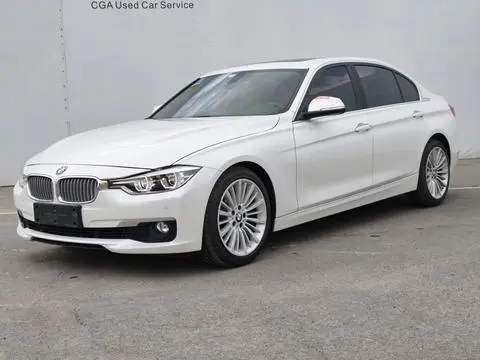 BMW 3 Series 2018 — фото 1