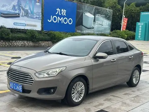 Ford Escort 2015 — фото 1