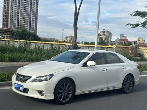 Toyota Reiz 2012