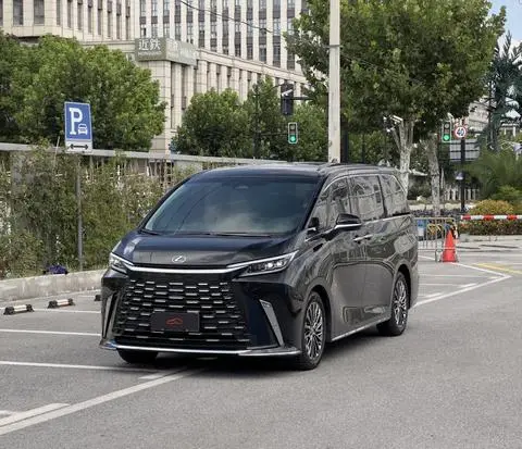 Lexus LM 2023