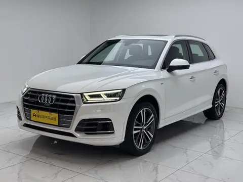 Audi Q5L 2018 — фото 1