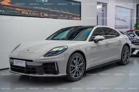 Porsche Panamera 2024