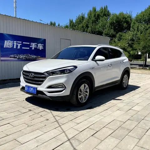Hyundai 途胜 2015 — фото 1