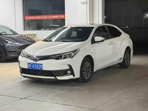 Toyota Corolla 2017 — фото 1