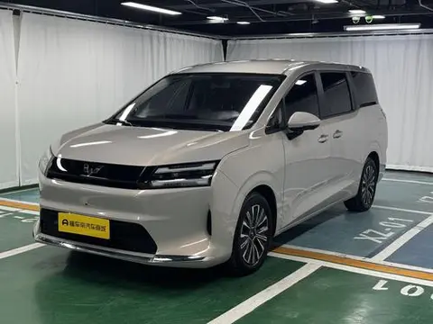 Wuling 星光730 EV 2025