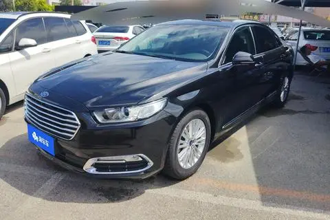 Ford 金牛座 2015