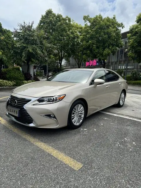 Lexus ES 2015