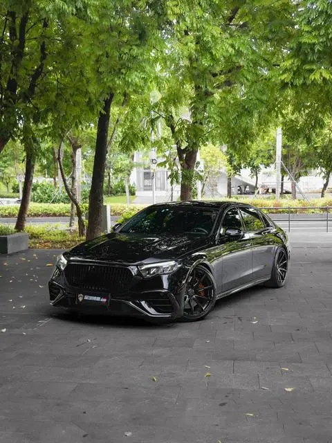 Mercedes-Benz E-Class 2024