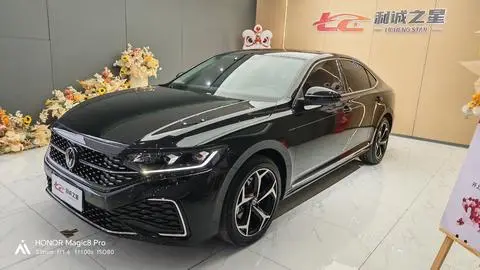Volkswagen Passat 2024