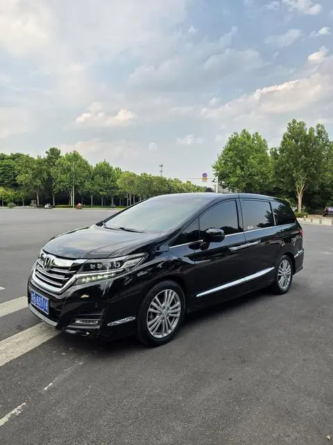 Honda 艾力绅 2016