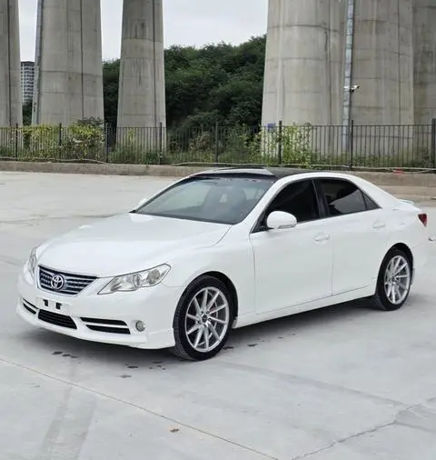 Toyota Reiz 2010