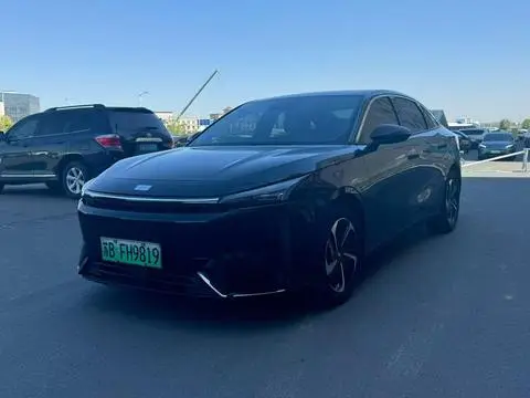 Geely L6 2024