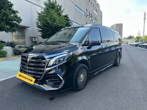 Mercedes-Benz 威霆 2018